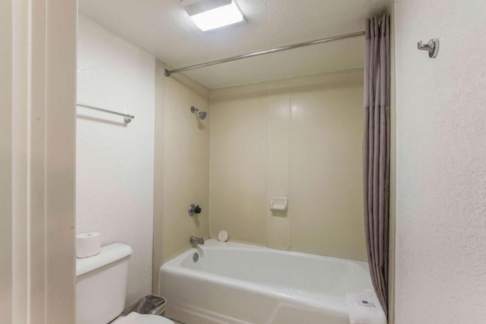 Room image 5