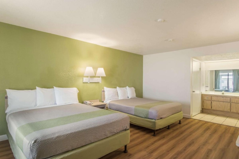 Room image 3